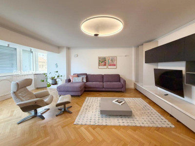 Minimalist 2-Room ◦ Ultracentral ◦ Panoramic View ◦ Move-In Ready